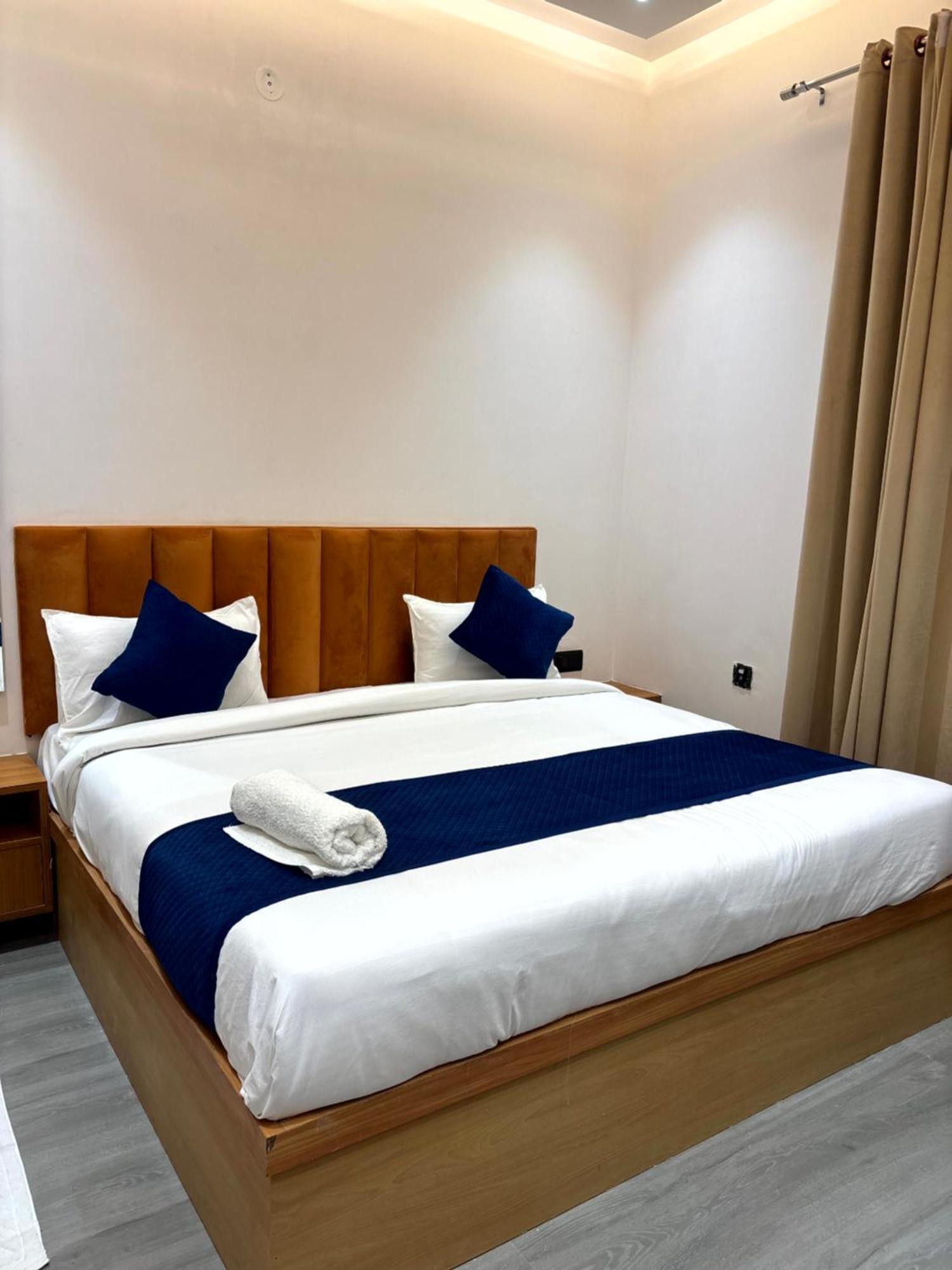Hotel Taj Way By Jyoti Villa Agra  Buitenkant foto