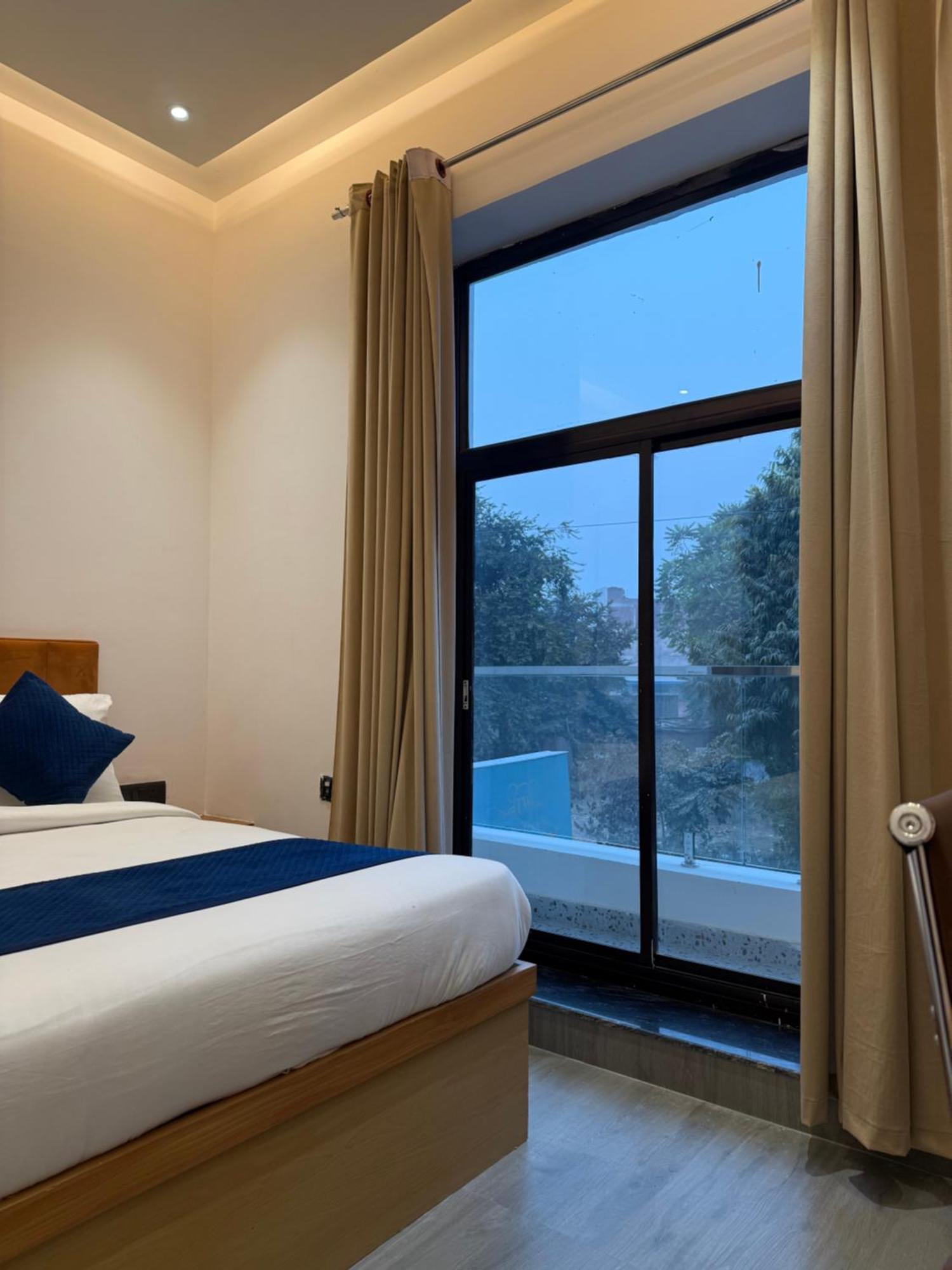 Hotel Taj Way By Jyoti Villa Agra  Buitenkant foto